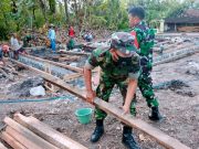 Di Wuryantoro Wonogiri, Tentara Bantu Bangun Rumah Warga