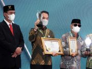 Dukung Gerakan Zakat, Bupati Kudus Raih Baznas Award