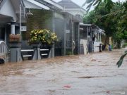 Banjir di Jember Menyebabkan Dua Orang Meninggal