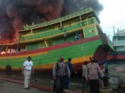 Belasan Kapal Nelayan Terbakar di Dermaga Pelabuhan Kota Tegal