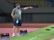 Robert Pastikan Persib Bandung Berusaha di Posisi Puncak