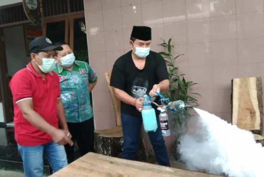 Pria Asal Kudus ini Ciptakan Alat Fogging Mini Pemberantas DBD, Harganya Cuma Rp 250 Ribu