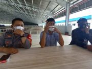 Puluhan Karyawati Pabrik Sepatu di Tegal Kesurupan