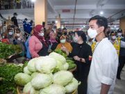 Puan Belanja Sayur dan Buah Bareng Gibran Usai Resmikan Pasar Legi Solo