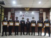 Peringati HBI ke-72, Kepala Kanim Kelas II Non TPI Wonosobo Berikan Penghargaan