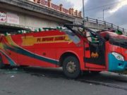 Bus Tabrak “Fly Over”, Bagian Atas Hilang 17 Orang Luka-Luka