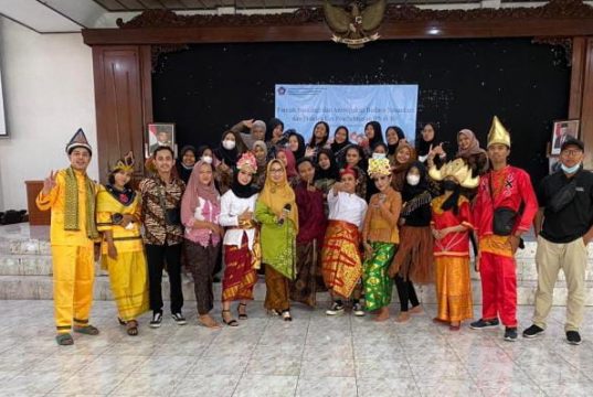 PGSD Unisri Gelar Pentas Seni Sosiologi Antropologi