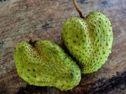 Lima Manfaat Buah Sirsak Untuk Kecantikan