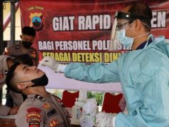 Puluhan Personel Polresta Surakarta Tes Swab untuk Deteksi Omicron