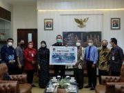 Wali Kota Semarang Serahkan Bantuan Sarana Perpustakaan USM