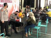 Meski Tanggal Merah, Polres Wonogiri Memberikan Pelayanan Vaksin