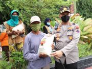 Peduli Kaum Duafa, Polres Blora Bagikan Beras Gratis untuk Warga Cepu