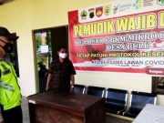 Bhabinkamtibmas Optimalisasi PPKM Mikro untuk Putus Rantai Penularan Covid-19 Libur Panjang,