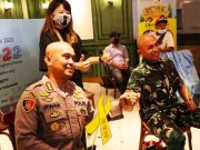Dukung Anak Penderita Kanker Kapolrestabes Semarang dan Dandim 0733/BS Cukur Gundul Bersama