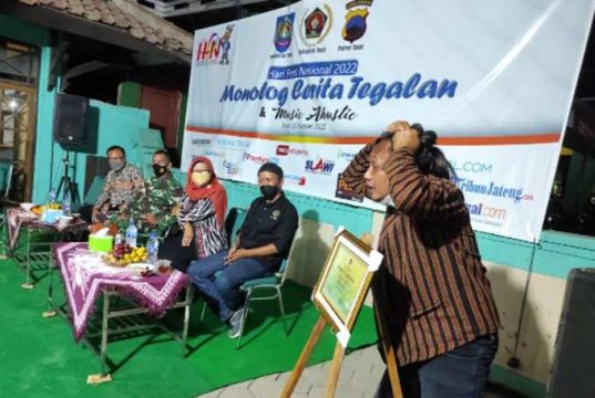 Monolog Apito Cairkan Suasana HPN Kabupaten Tegal