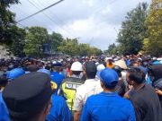 Ribuan Nelayan Kota Tegal Blokir Jalan Pantura, Nyaris Bentrok dengan Polisi