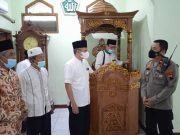 Kapolsek Tembalang Serahkan Bantuan Mimbar Khutbah ke Masjid Alqodar Sendangmulyo