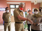 Tangan Patah Masih Diperban, Ganjar Langsung Lakukan Aktivitas