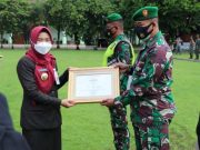 Bupati Demak Serahkan Piagam Penghargaan untuk Babinsa, Bhabinkamtibmas dan Nakes