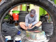 Di Tegal Ban Bekas Disulap Jadi Barang Bermanfaat