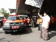 Taj Yasin Lepas Tim BNPB Bagikan Masker di Semarang, Minta ‘Jogo Tonggo’ Digalakkan Lagi