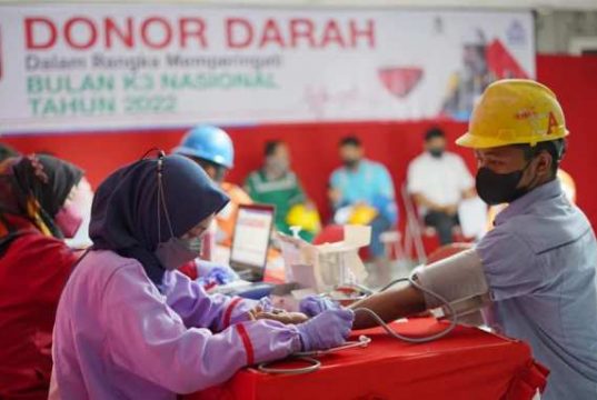 Donor Darah Karyawan Semen Gresik Sumbang Ratusan Kantong Darah
