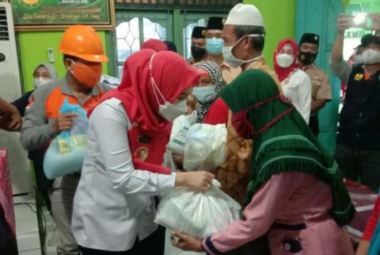 Warga Tiga Desa Korban Angin Puting Beliung Terima Bantuan