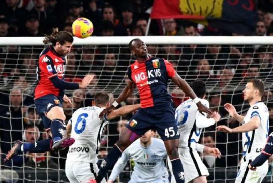 Genoa Tundukkan Torino 1-0 meski dengan 10 Pemain