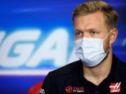 Magnussen Gantikan Mazepin Jadi Pebalap Haas