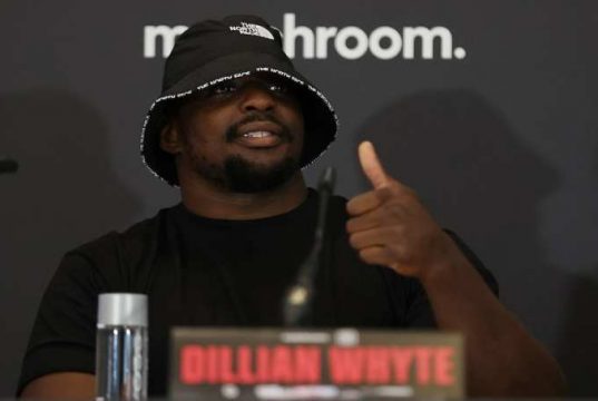 Hook Kiri Whyte Bisa Jadi Pembeda