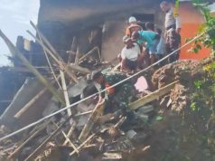 Hujan Deras Disertai Angin Kencang, Rumah Warga Balerejo Terseret Longsor