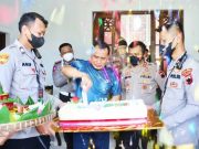Pangdam IV/Diponegoro Terima Kejutan dari Kapolda di Hari Ulang Tahunnya