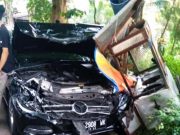Sedan Tabrak Terios dan Motor Lalu Hantam Penjual dan Pembeli Cilok, Dua Korban Masuk RS