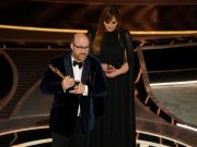Daftar Lengkap Pemenang Piala Oscar 2022 Patrice Vermette, perancang produksi film "Dune", menerima Piala Oscar 2022 kategori Best Production Design. Foto: dailymail.