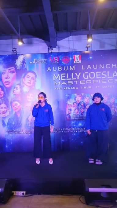 Melly Goeslaw dan Mayangsari dalam acara peluncuran album "Masterpieces", Senin (21/3/2022).