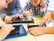 Perlunya Orang Tua Bangun Koneksi yang Baik dengan Anak Agar Tak Kecanduan Gadget