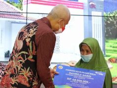 Penderes Kelapa dan Penyadap Pinus di Banyumas Dapat Santunan