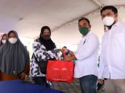 2.500 Paket Sembako Murah Habis Terjual di Pasar Murah BUMN GKB Convex Gresik