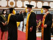 Pengukuhan Profesor Kehormatan UNS Dr. Soeprayitno; Revolusi Industri Keempat 4.0 Mengubah ‘Human Capital Landscape’