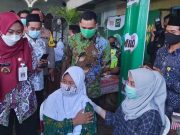 Vaksinasi Anak Usia 6-11 Tahun Dilakukan di MI Nurul Huda Blerong Demak