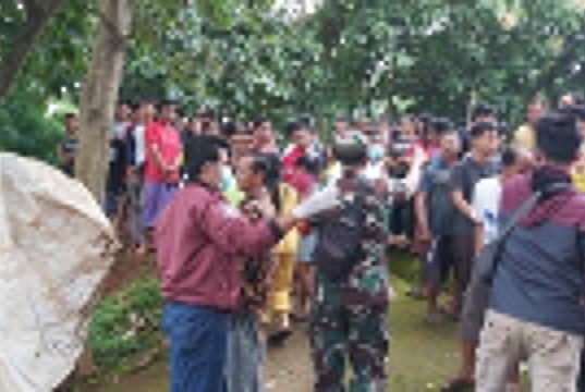 Pemuda Pemilik Usaha Parkiran Ditemukan Tewas Tergantung di Papan RT