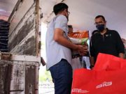 2.500 Paket Sembako Murah PT Semen Gresik Habis Diserbu Warga