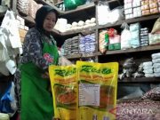 Pedagang Pasar di Kudus Masih Kesulitan Dapatkan Stok Minyak Goreng