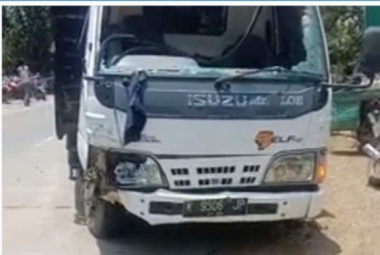 Truk Angkut Bata Ringan Tabrak Motor Matik di Ngaringan, Satu Tewas