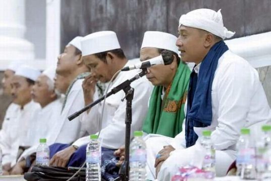 Bersama Masyarakat Sudimoro Bupati Pacitan Melaksanakan Qiyamul Lail