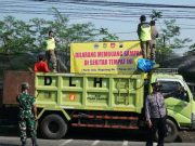 Forkompincam Tempuran Bersama Satpol PP Tutup Permanen Tempat Sampah Setro