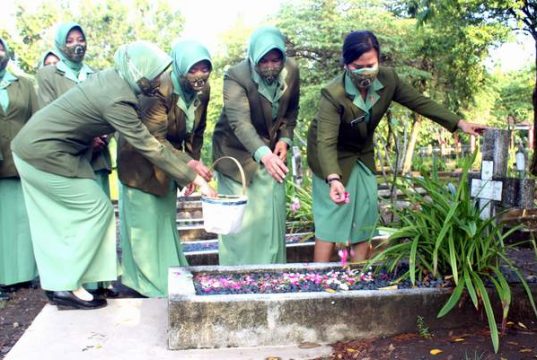 Ziarah Nasional Peringati HUT Persit dan HUT Dharma Pertiwi