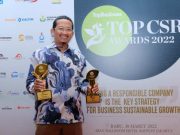 Semen Gresik Peroleh Dua Penghargaan Sekaligus TOP CSR Awards dan Top Leader CSR Award