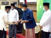 Para Imam Shalat Tarawih di Pacitan Dapat Santunan