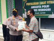 Sambut Lebaran, Kapolres Wonogiri Pimpin Penyaluran Zakat Fitrah